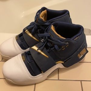 Nike Lebron Soldier 1 Size 13